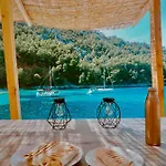 Robinson Crusoe Eco Bay Apartment